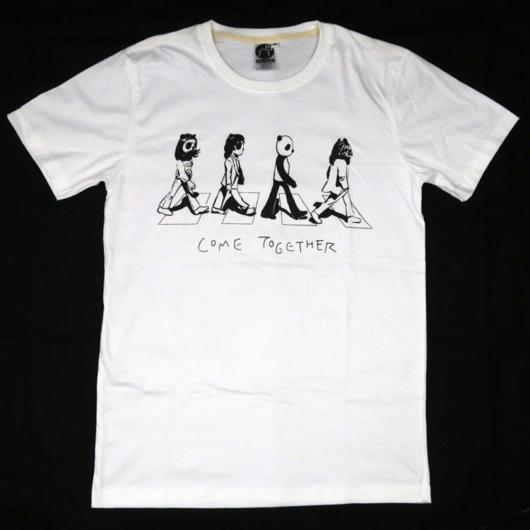 あの有名なアルバムジャケットを再現？COME TOGETHER Tシャツ