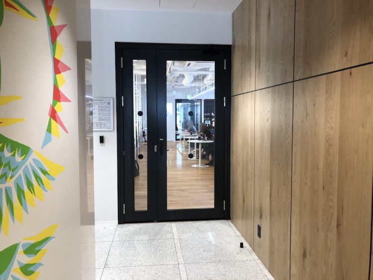 WeWork 乃木坂 1階入口