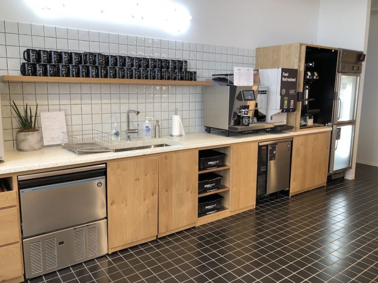 WeWork 乃木坂 2階 キッチンスペース