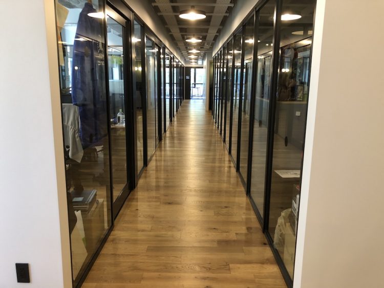 WeWork 新橋 2階 個室エリア